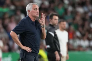 Mourinho hài lòng khi Real Madrid thắng kịch tính Elche 3-2 tại La Liga