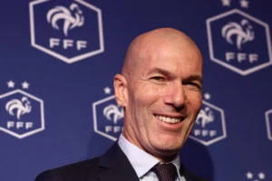 Khi bức màn về Zidane được vén mở ở đội tuyển Pháp