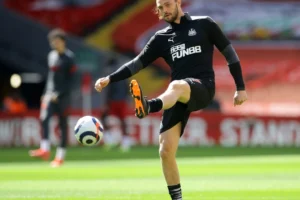 Cựu tiền đạo Liverpool Andy Carroll thừa nhận từng là nạn nhân xâm hại tình dục năm 2021