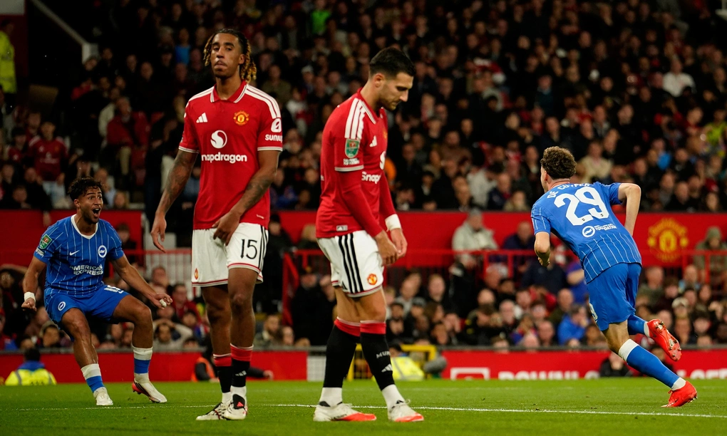 Man Utd bị loại ở Cup Liên đoàn dù dẫn hai bàn trước Brighton