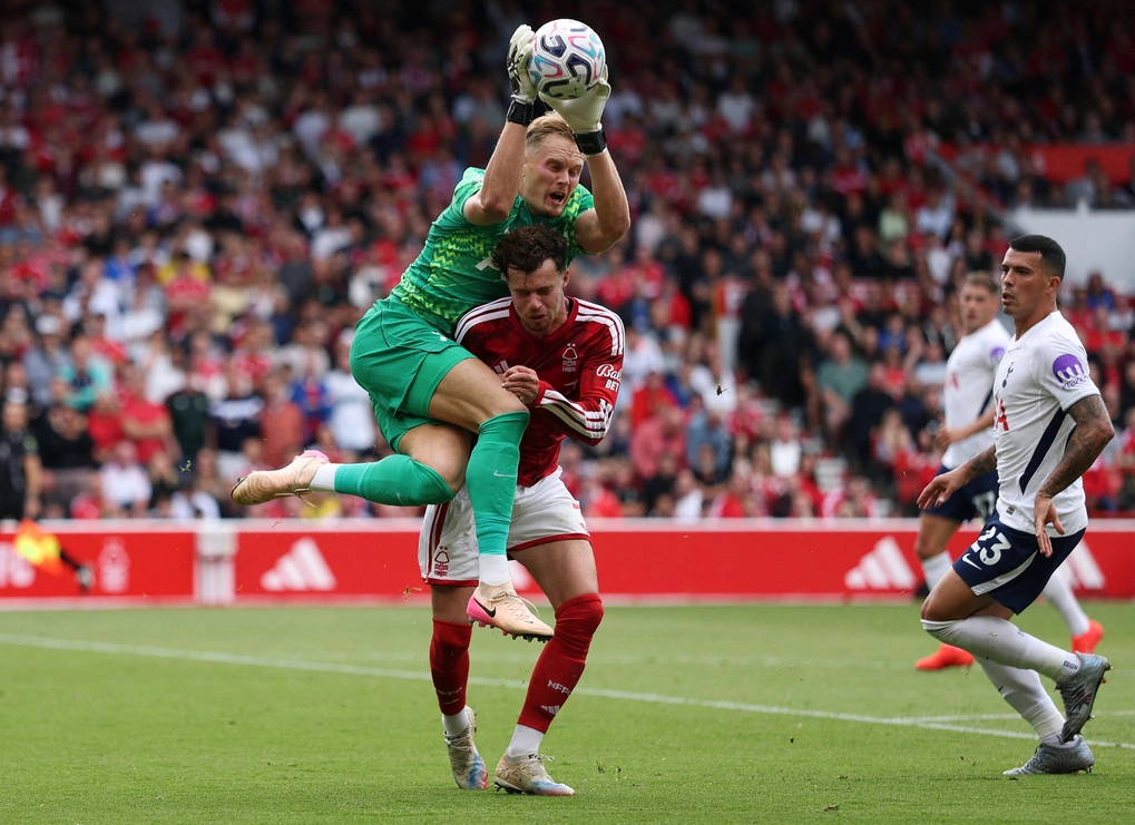 Tottenham hòa Nottingham Forest 0-0: Nỗi buồn tịt ngòi kéo dài 270 phút