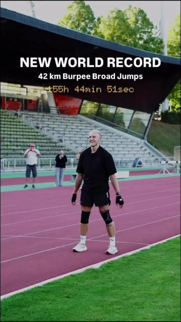 VĐV Đức lập kỷ lục marathon độc đáo với 30.000 lần burpee nhảy xa