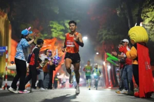 VnExpress Marathon Hanoi Midnight đóng cổng đăng ký 21km sớm 23 ngày