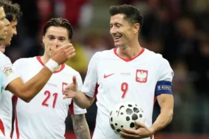Robert Lewandowski phá kỷ lục của Cristiano Ronaldo tại Nations League