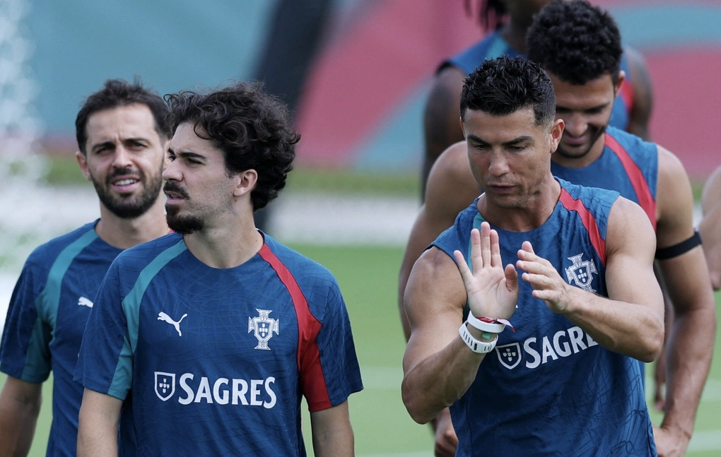 Vitinha và giới bóng đá quốc tế nói gì về vụ lùm xùm của Cristiano Ronaldo tại tuyển Bồ Đào Nha?
