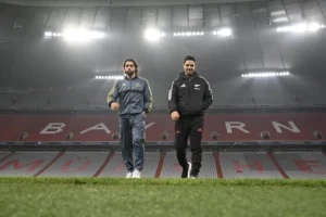 Mikel Arteta và David Raya phản bác chỉ trích Arsenal chơi nhàm chán trước trận gặp Bayern Munich