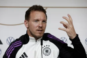 Oliver Kahn cảnh báo Julian Nagelsmann về nguy cơ lớn tại Man Utd