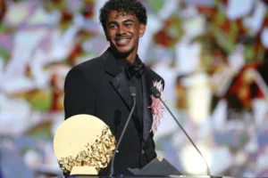Lamine Yamal lập hat-trick giải Kopa và chia sẻ bất ngờ về Pau Cubarsi