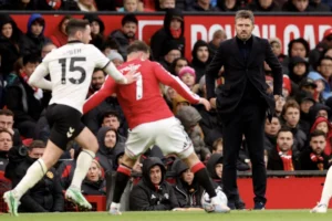 Man Utd đã thực sự trở thành đội bóng tầm trung ở Ngoại hạng Anh?