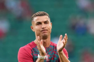 Thủ hiến Madeira bảo vệ Cristiano Ronaldo sau sự cố rút khỏi tuyển Bồ Đào Nha