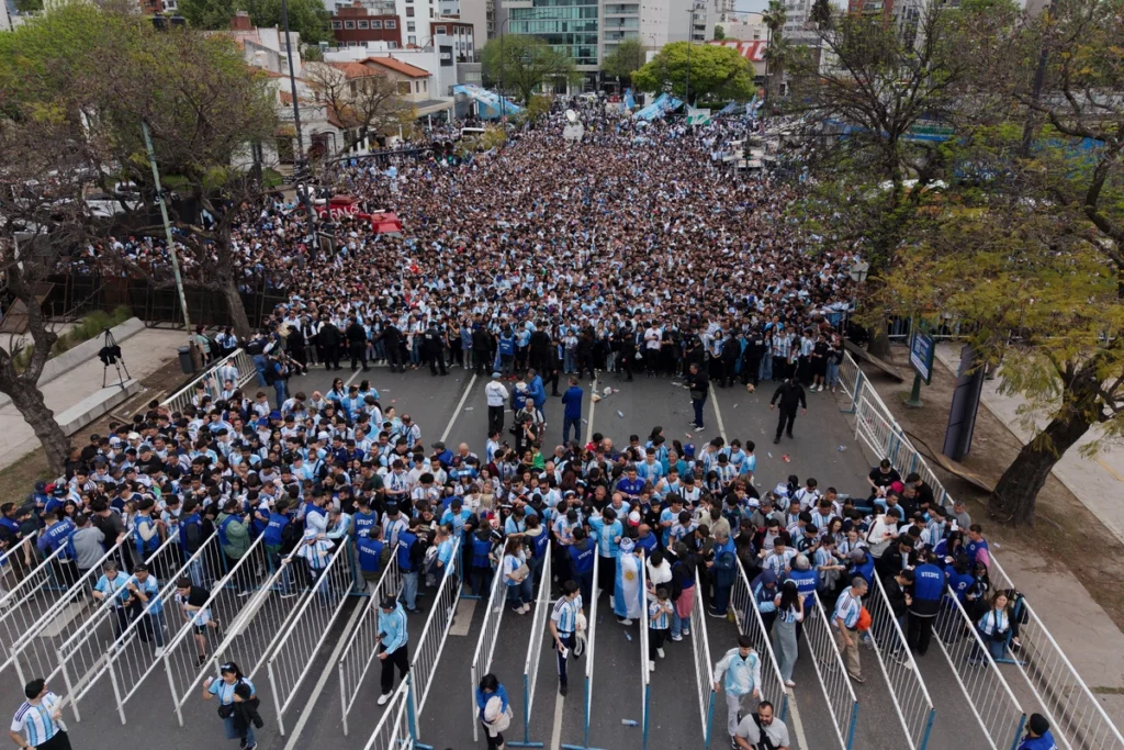 Đêm cuối cảm xúc của Lionel Messi cùng đội tuyển Argentina trên sân Monumental