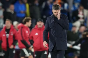 HLV Michael Carrick chỉ trích tinh thần thi đấu của Man Utd sau trận thua Como