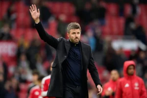 Vì sao cầu thủ Man Utd không còn nghe lời HLV Michael Carrick?