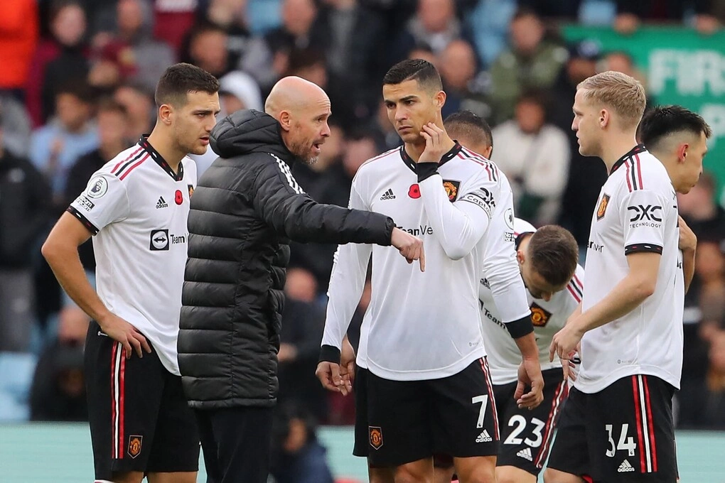 Erik ten Hag: Cristiano Ronaldo đang kìm hãm đội tuyển Bồ Đào Nha