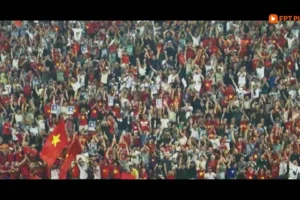 Trung vệ Justin Hubner nhại lại màn ăn mừng của Nguyễn Hai Long sau khi vô địch ASEAN Cup