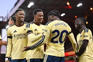 Arsenal thắng Nottingham 1-0: Noni Madueke tỏa sáng, Pháo thủ tiếp tục bám đuổi Manchester City