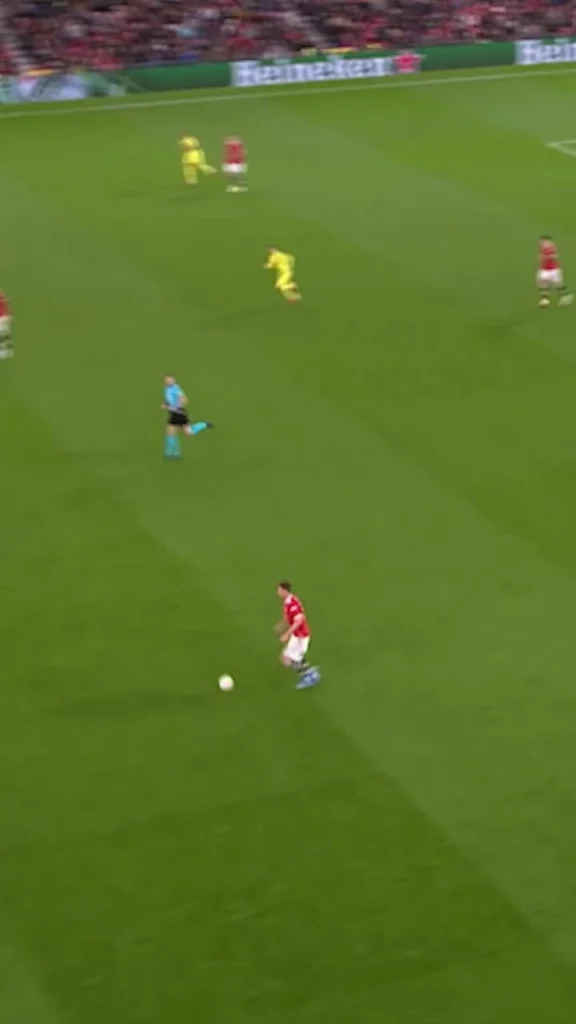 Man Utd gây tranh cãi với video cũ của Cristiano Ronaldo