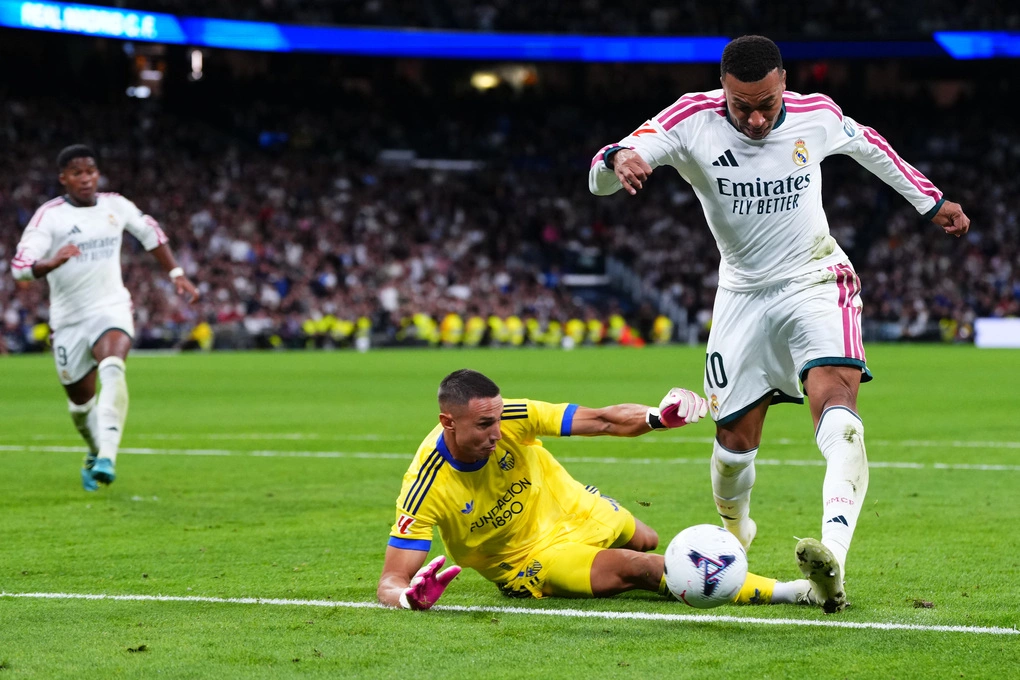 Mbappe tỏa sáng rực rỡ, Real Madrid đè bẹp Sevilla 4-1 tại La Liga
