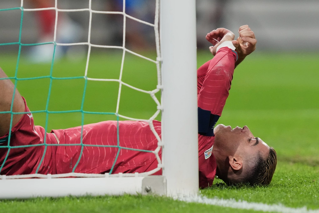Cristiano Ronaldo từ chối khoác áo tuyển Bồ Đào Nha nếu HLV Jorge Jesus tiếp tục nắm quyền