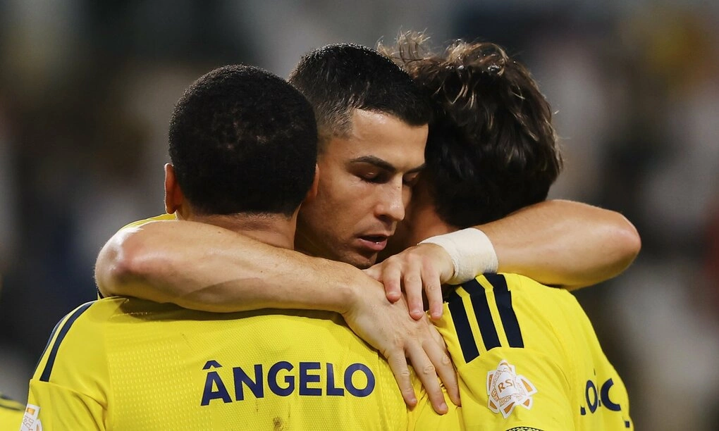 Al Nassr thắng tối thiểu trước Neom dù Cristiano Ronaldo bỏ lỡ phạt đền