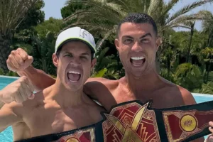 Bạn thân Ronaldo cáo buộc HLV Bồ Đào Nha phản bội CR7
