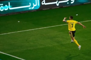 Ronaldo lập hat-trick sau 908 ngày, đưa Al Nassr thắng Al Kholood 5-3