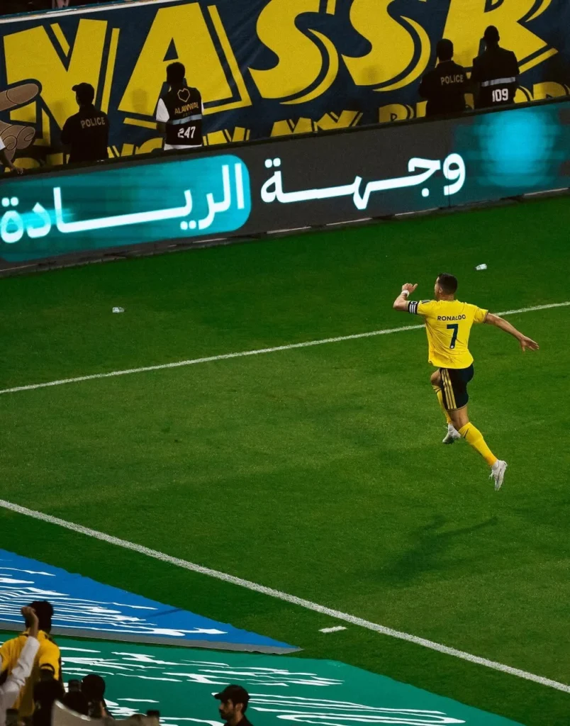 Ronaldo lập hat-trick sau 908 ngày, đưa Al Nassr thắng Al Kholood 5-3