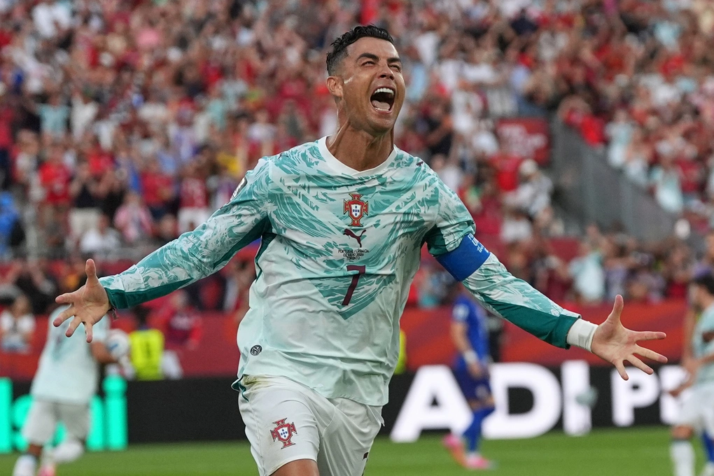 Cristiano Ronaldo dùng 5 Quả Bóng Vàng để xin giảm án kỷ luật