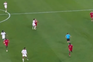 Arda Guler thoát thẻ đỏ hy hữu trong chiến thắng của Real Madrid trước Sevilla