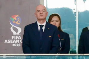 Chủ tịch FIFA Gianni Infantino hai lần trong một tháng trao giải tại Đông Nam Á