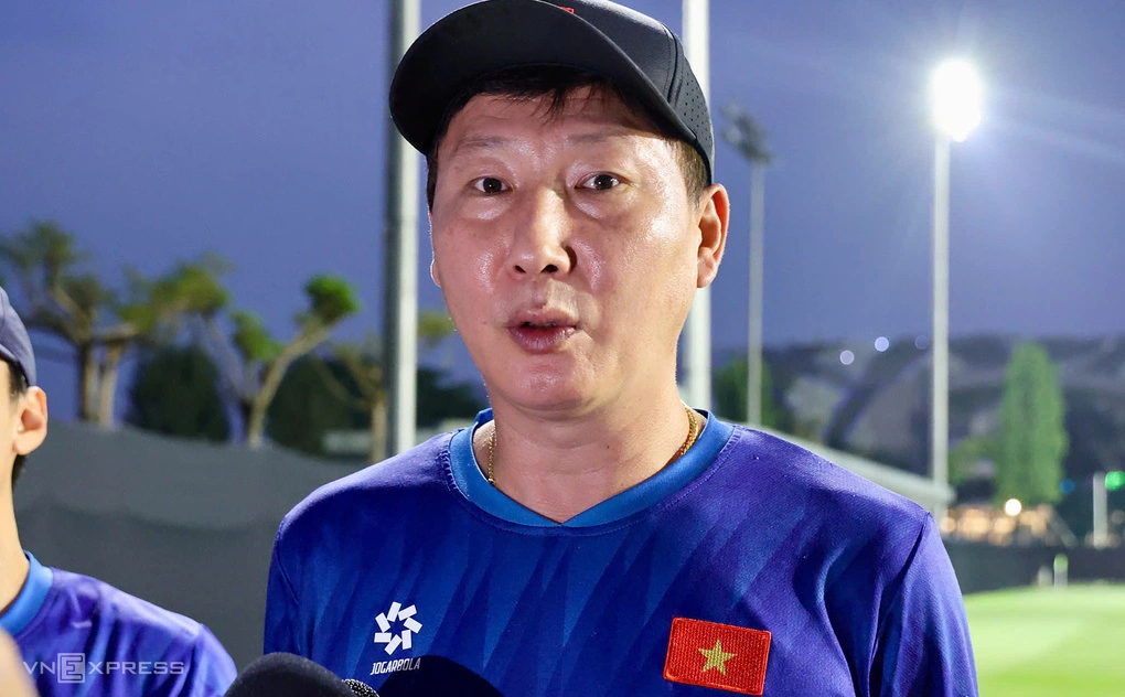 HLV Kim Sang-sik chia sẻ về nguyên nhân Hoàng Hên và Tài Lộc chơi chưa tốt tại FIFA ASEAN Cup